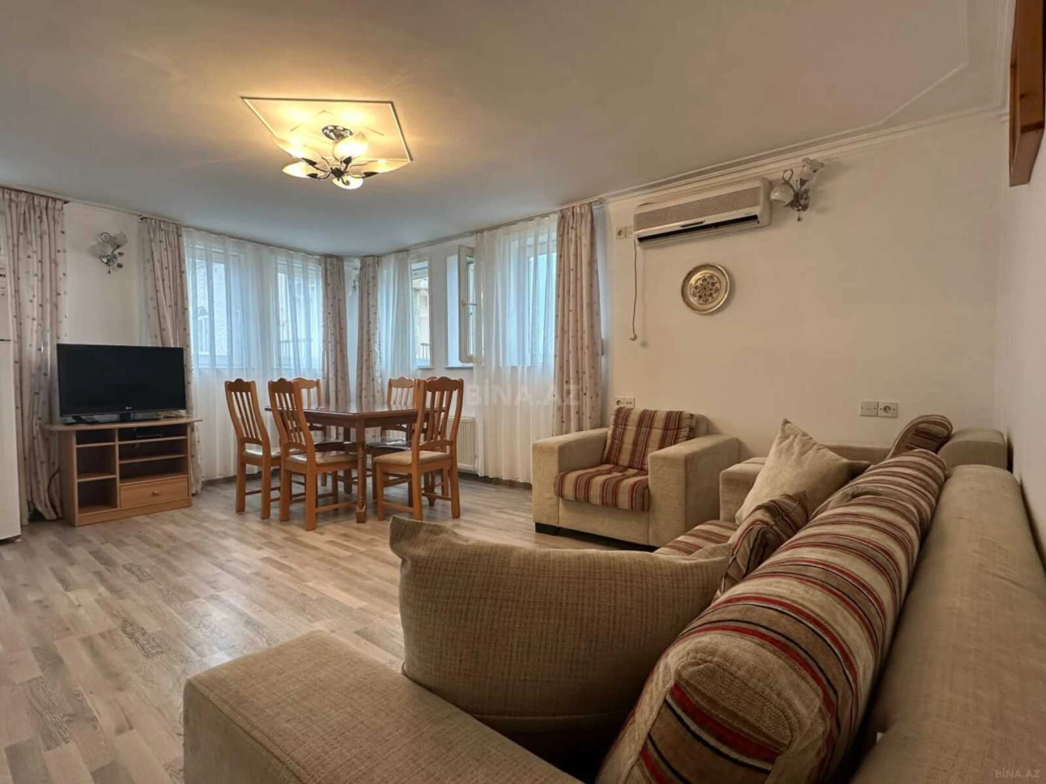 Kirayə verilir 2 otaqlı mənzil 60 m²