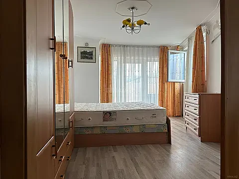Kirayə verilir 2 otaqlı mənzil 60 m²