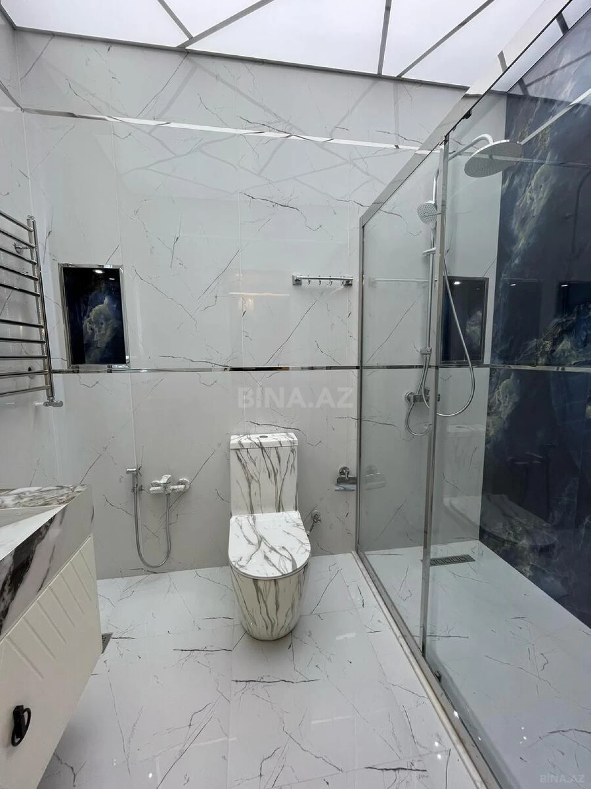 Satılır 2 otaqlı mənzil 100 m²