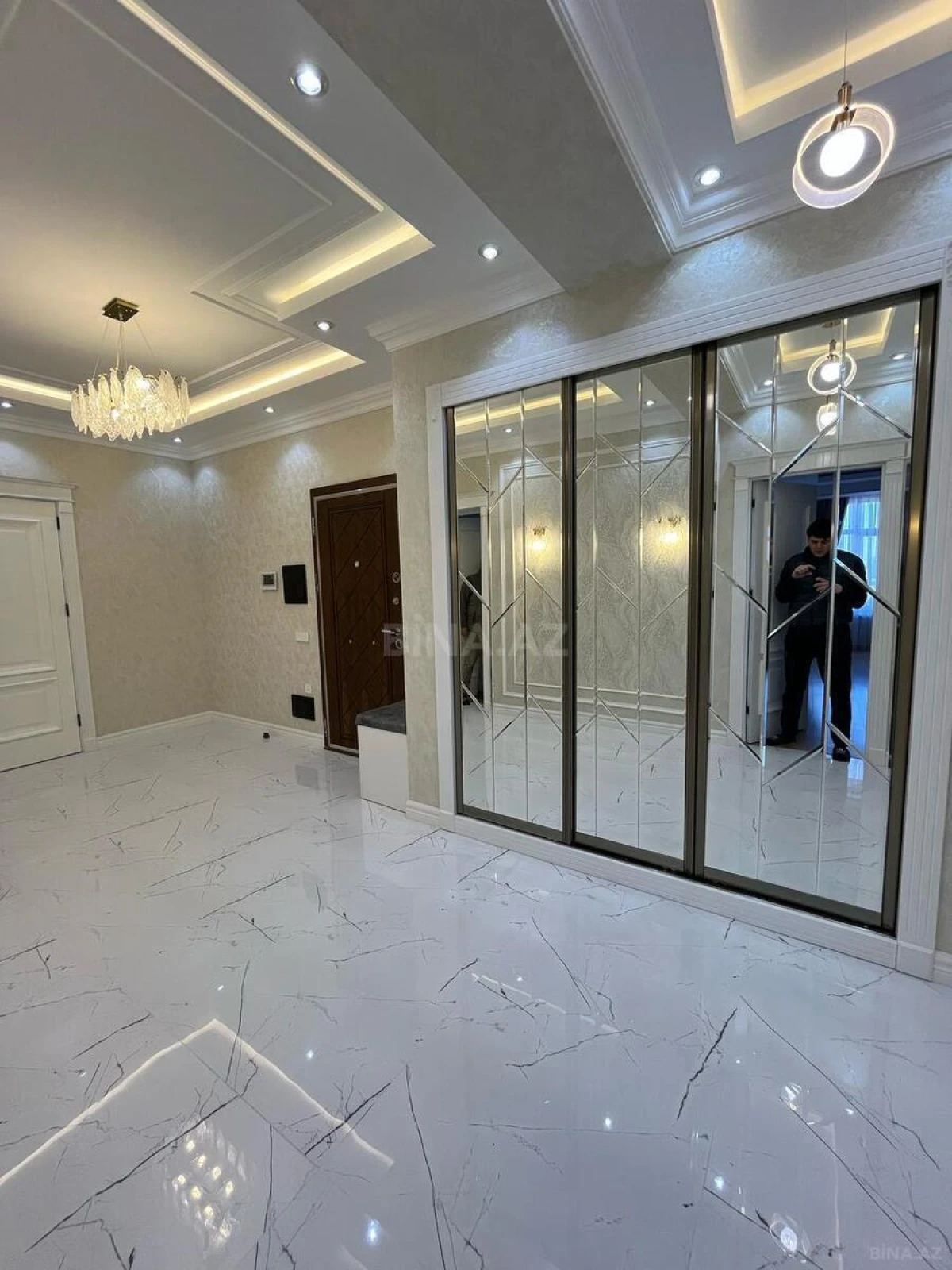 Satılır 2 otaqlı mənzil 100 m²