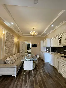 Kirayə verilir 3 otaqlı mənzil 170 m²