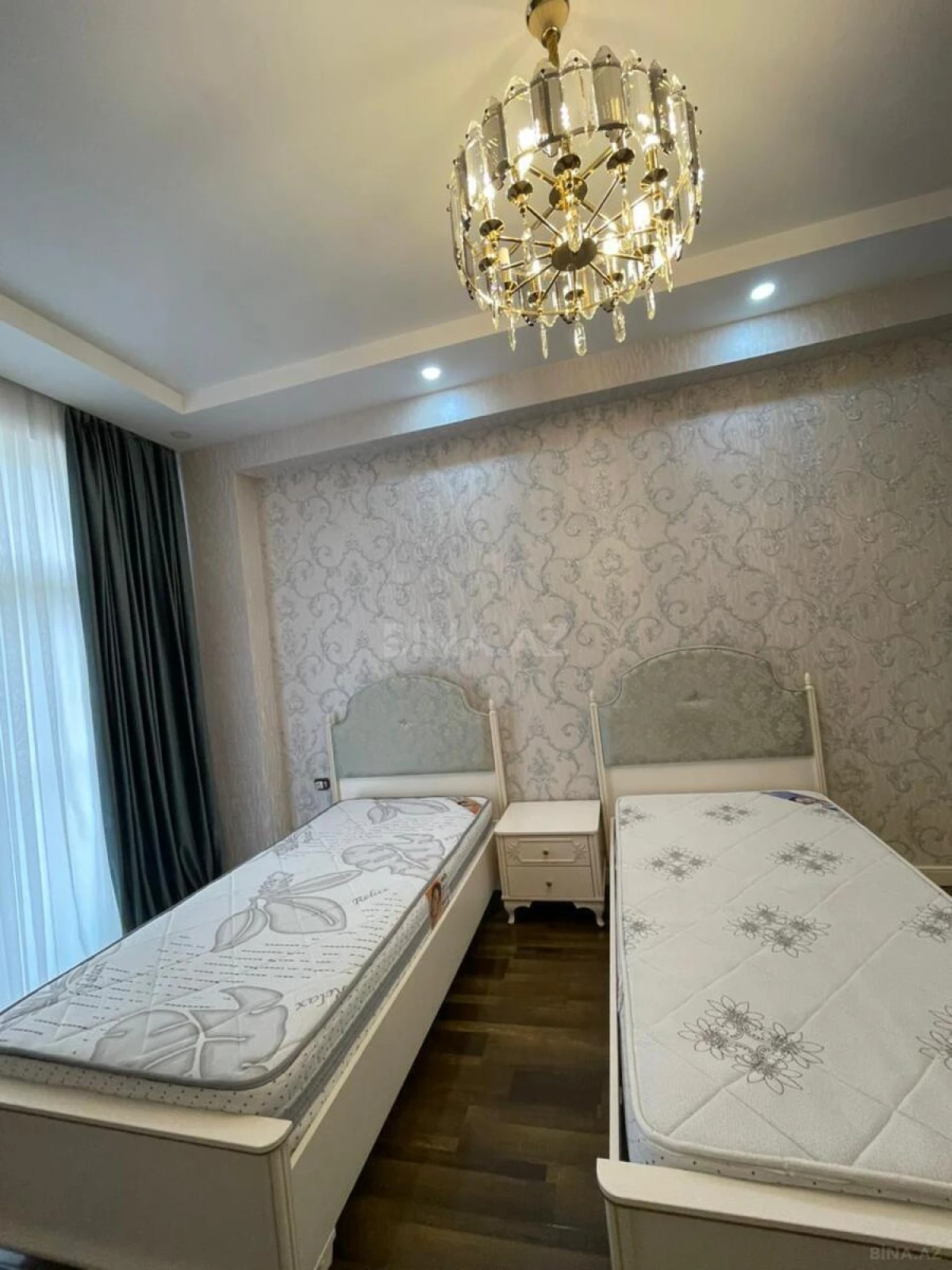 Kirayə verilir 3 otaqlı mənzil 170 m²