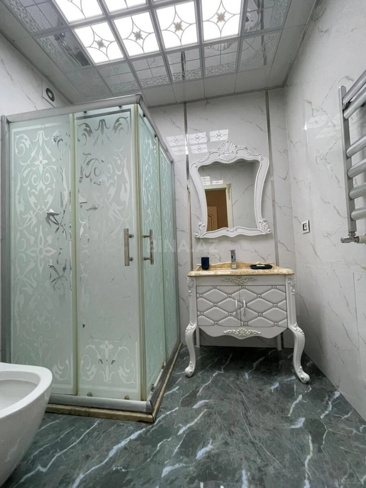 Kirayə verilir 3 otaqlı mənzil 170 m²