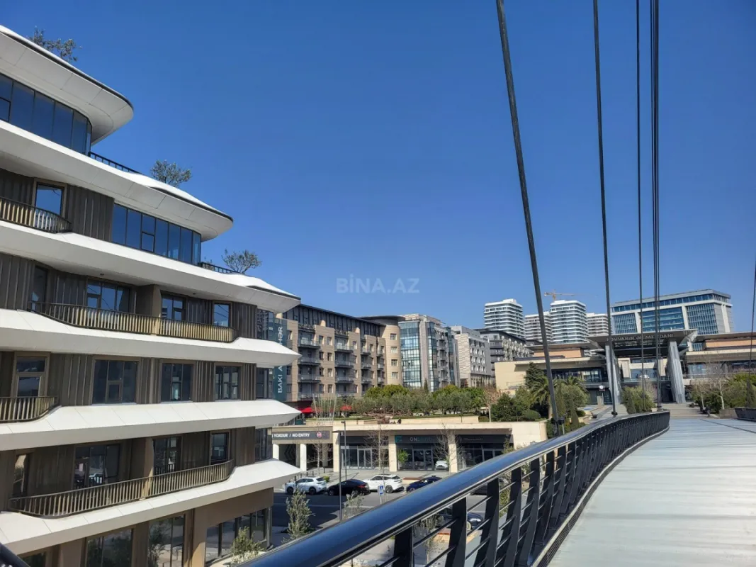 Satılır 4 otaqlı mənzil 176 m²