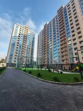 Satılır 3 otaqlı mənzil 121 m²
