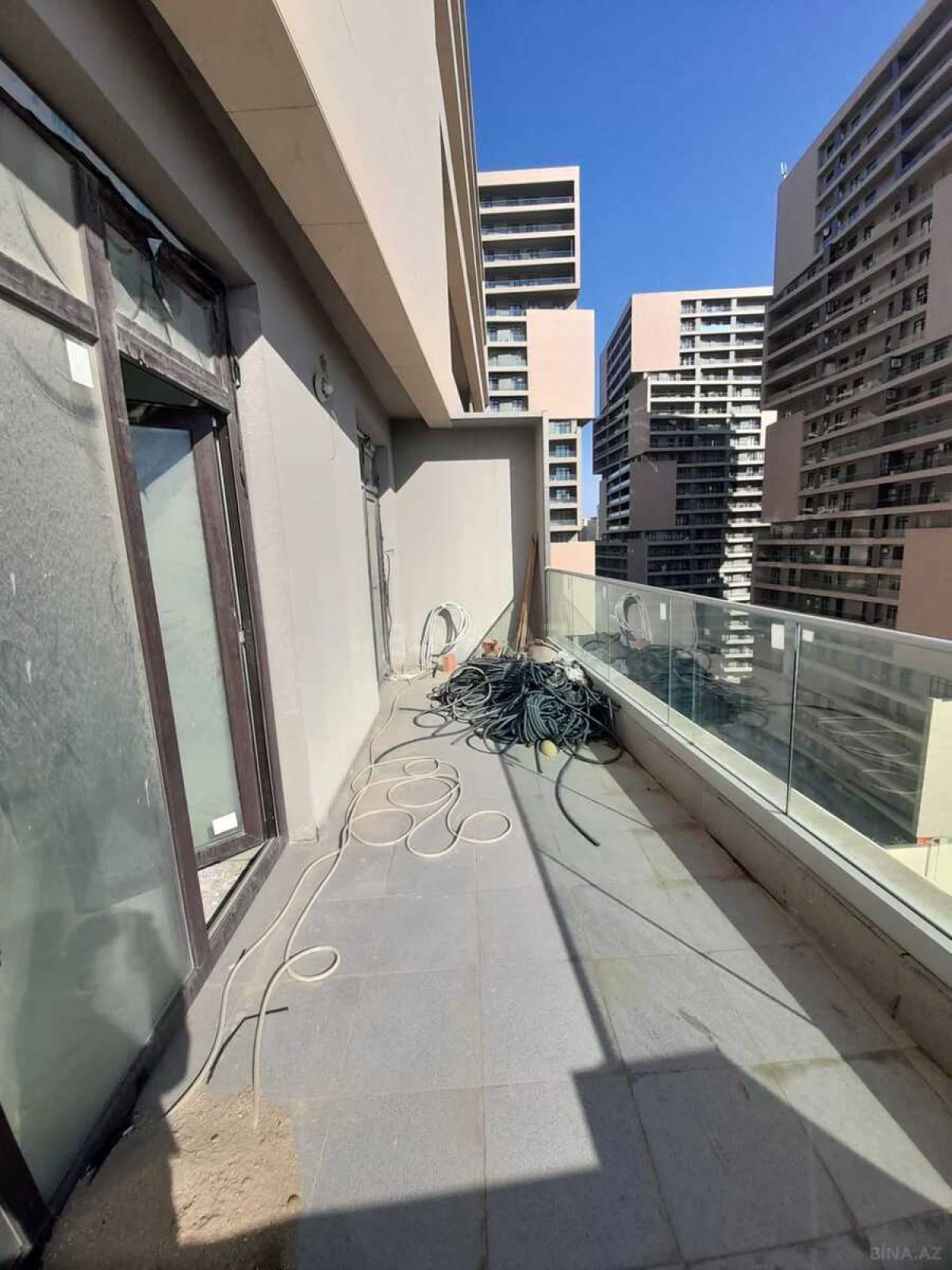 Satılır 3 otaqlı mənzil 148 m²