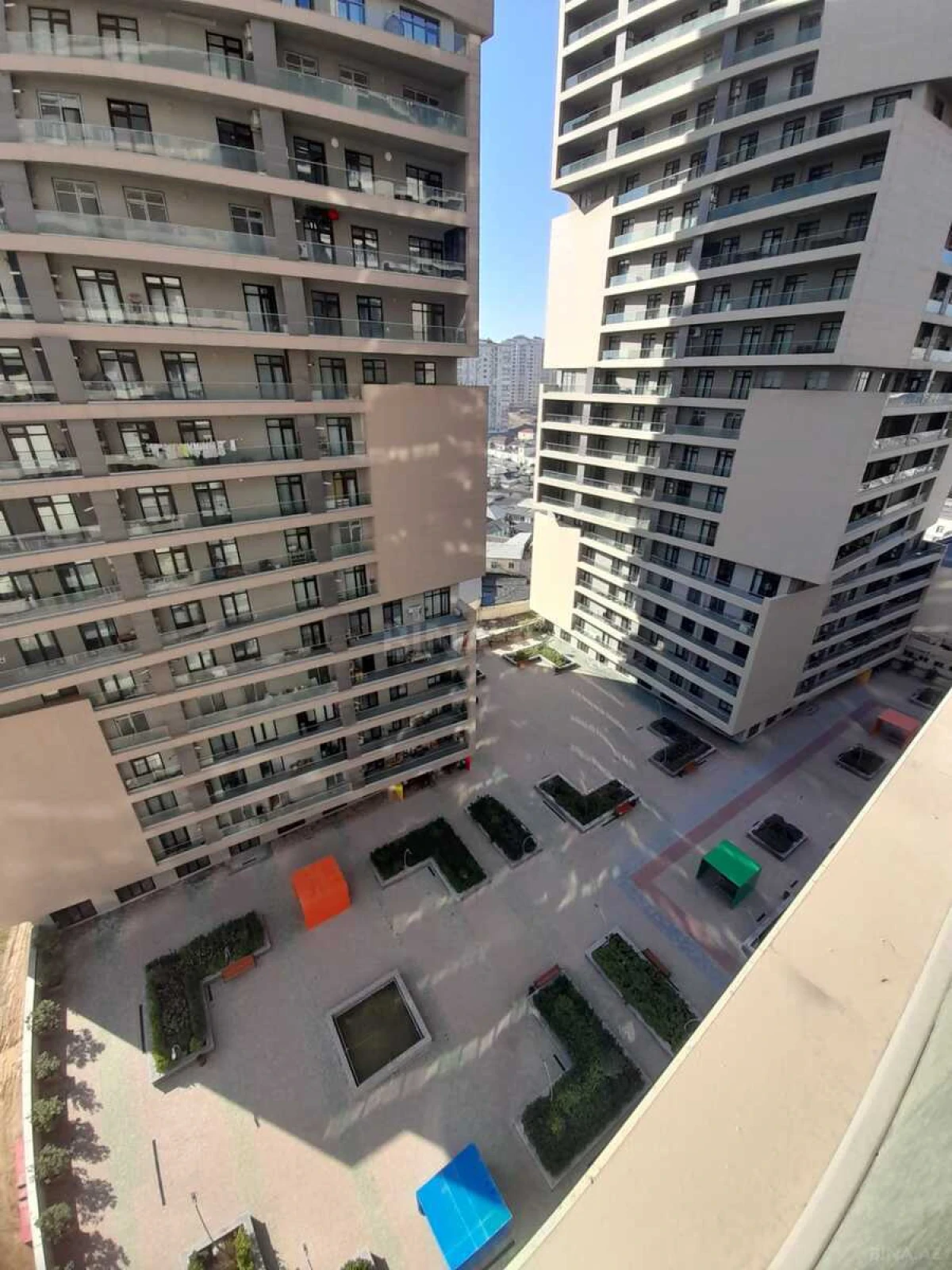 Satılır 3 otaqlı mənzil 148 m²