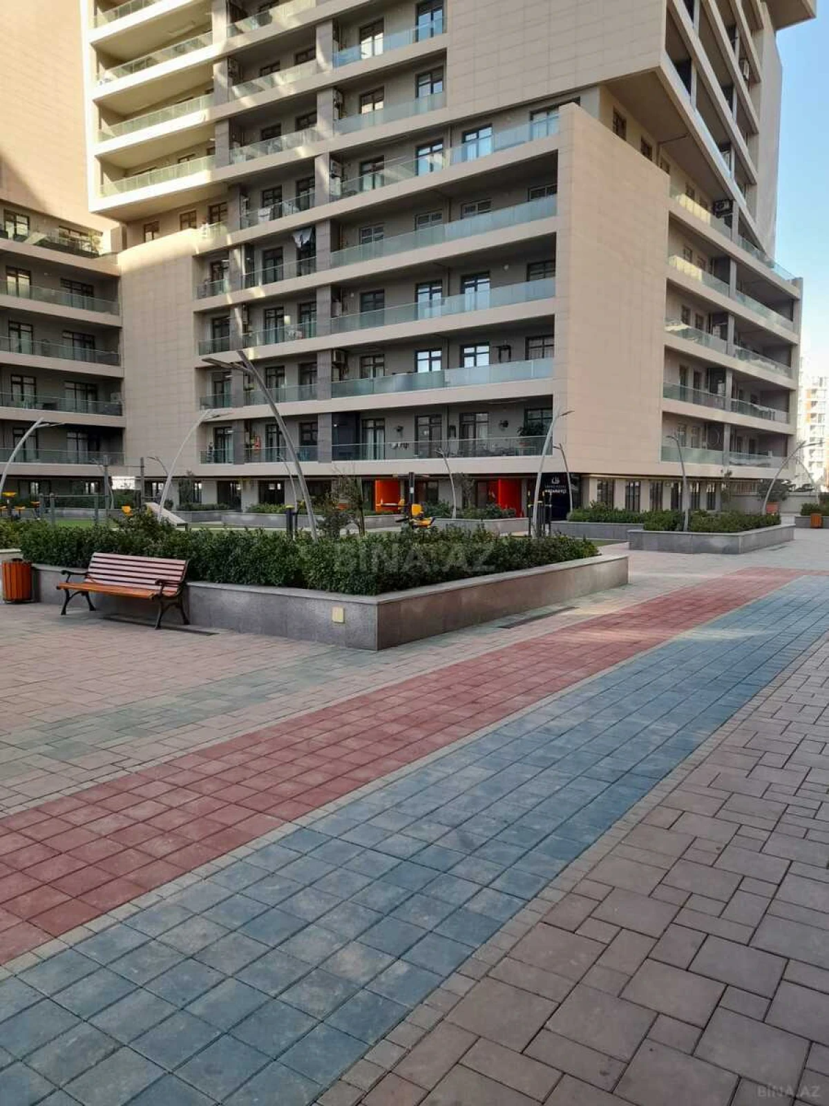 Satılır 3 otaqlı mənzil 148 m²