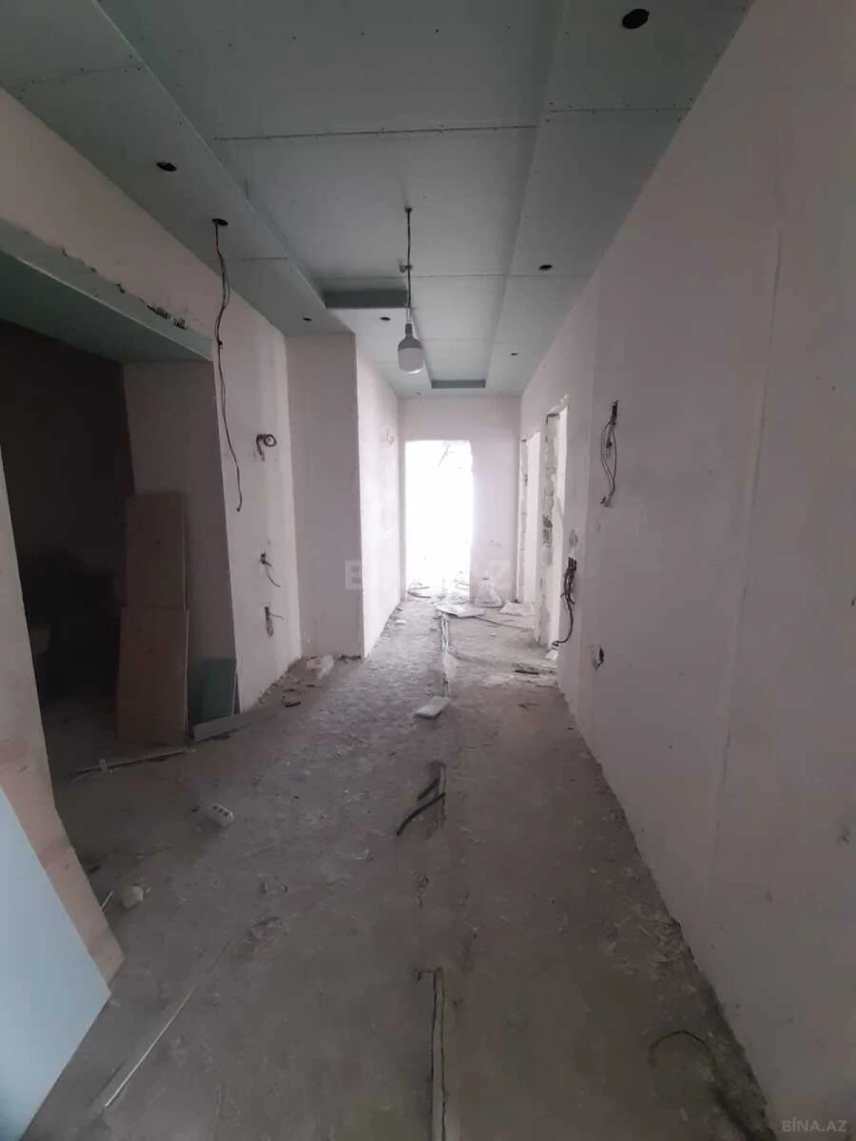 Satılır 3 otaqlı mənzil 148 m²