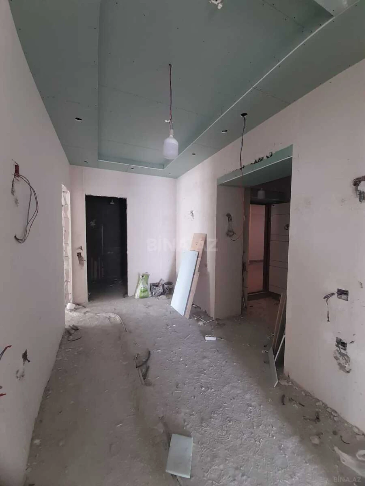 Satılır 3 otaqlı mənzil 148 m²