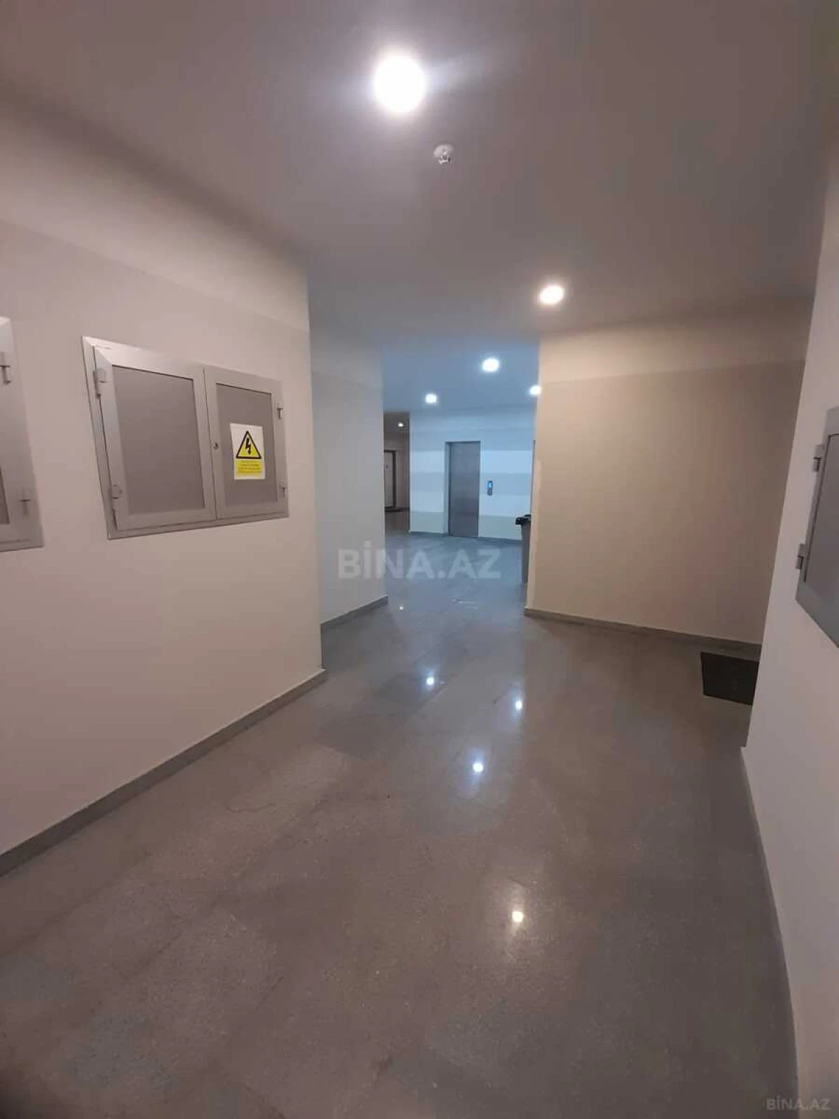 Satılır 3 otaqlı mənzil 148 m²