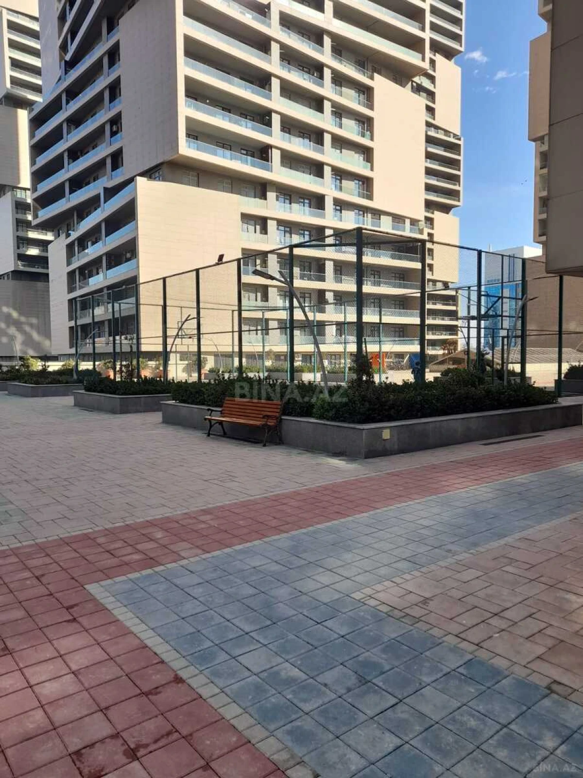 Satılır 3 otaqlı mənzil 148 m²