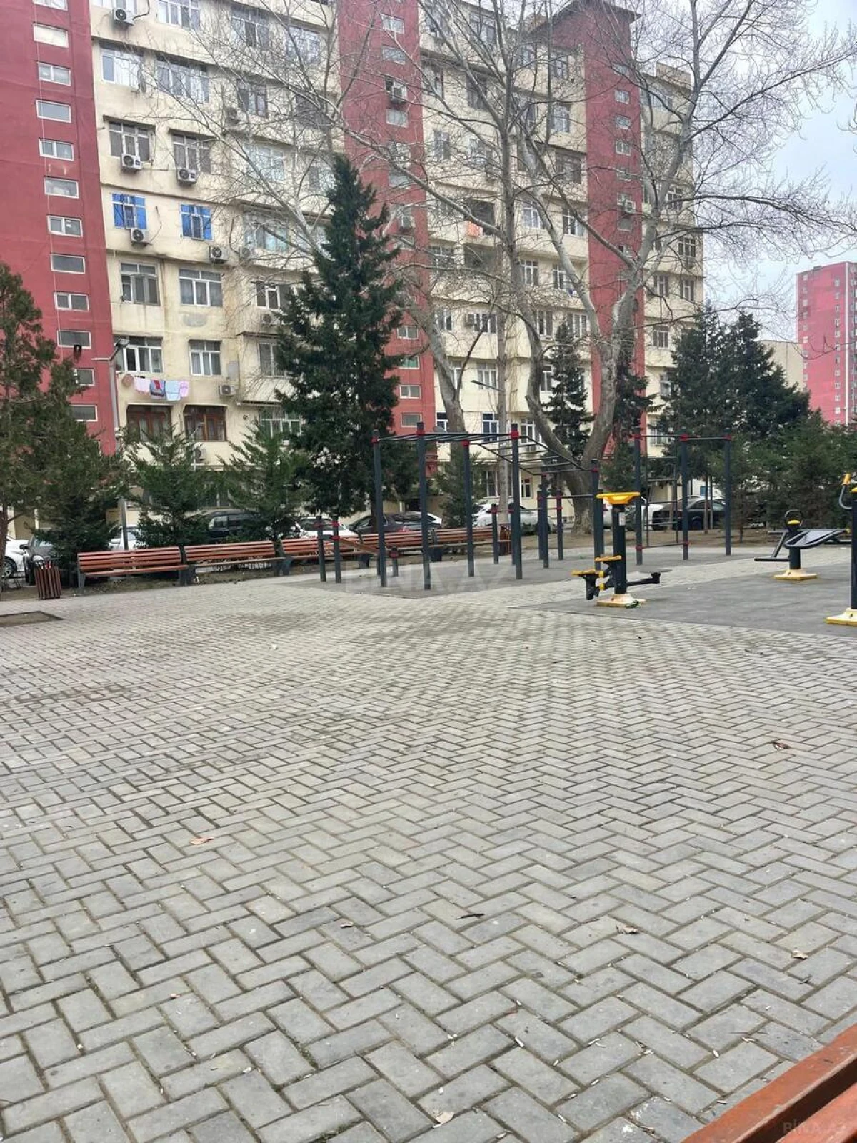Satılır 5 otaqlı mənzil 120 m²