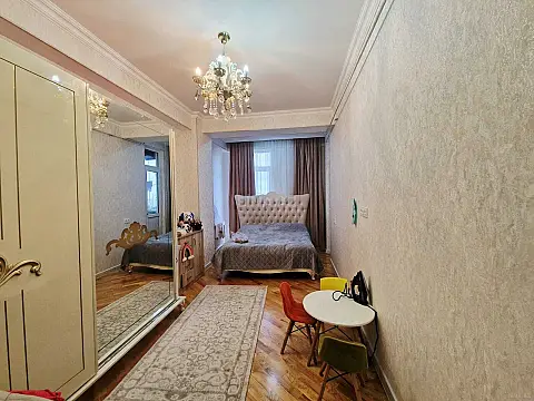 Satılır 2 otaqlı mənzil 62 m²