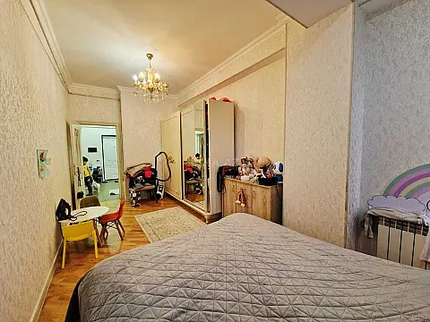 Satılır 2 otaqlı mənzil 62 m²