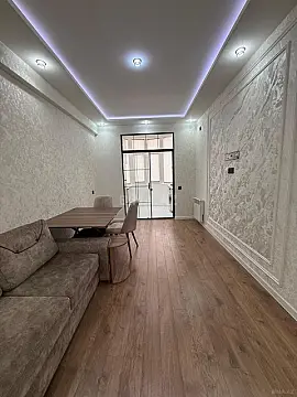 Satılır 2 otaqlı mənzil 62 m²