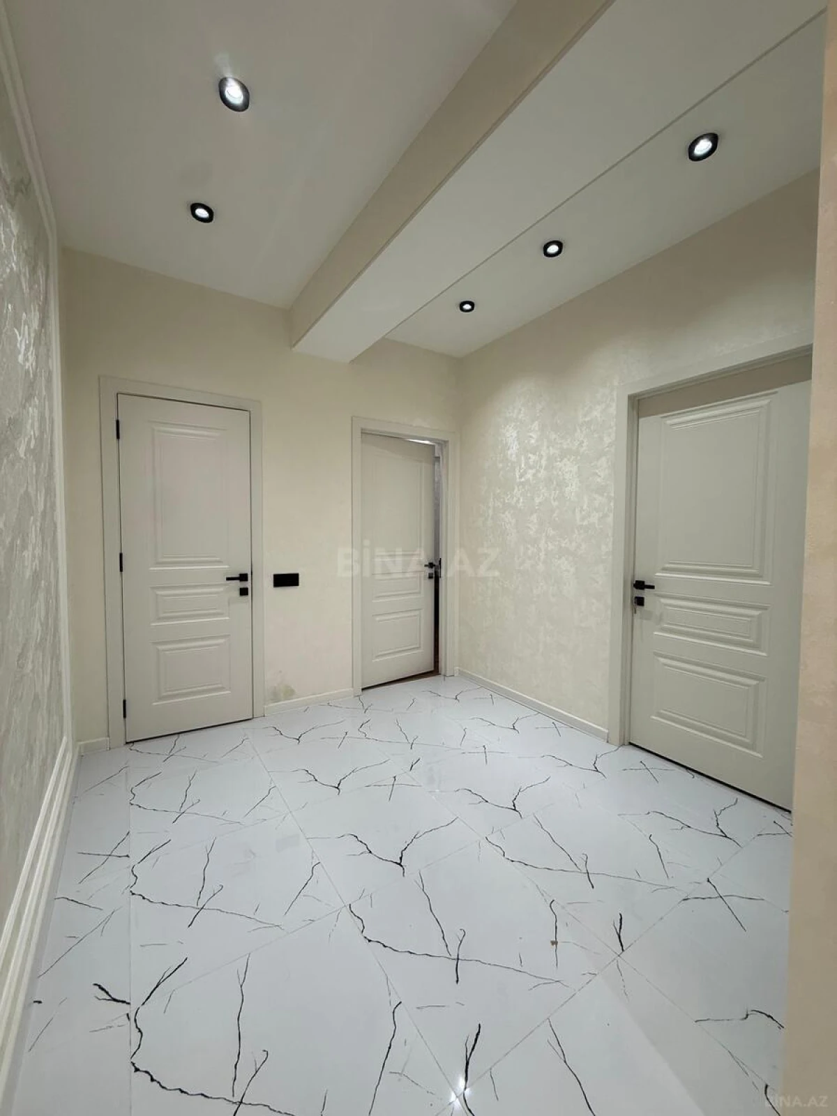 Satılır 2 otaqlı mənzil 62 m²