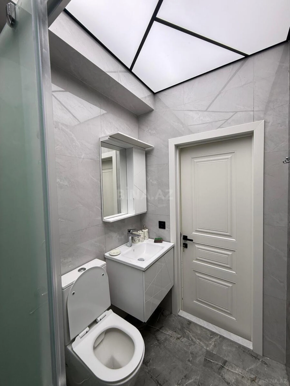 Satılır 2 otaqlı mənzil 62 m²