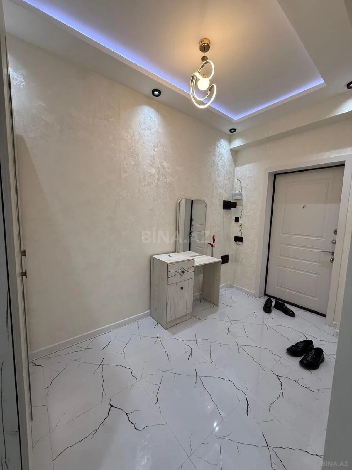 Satılır 2 otaqlı mənzil 62 m²