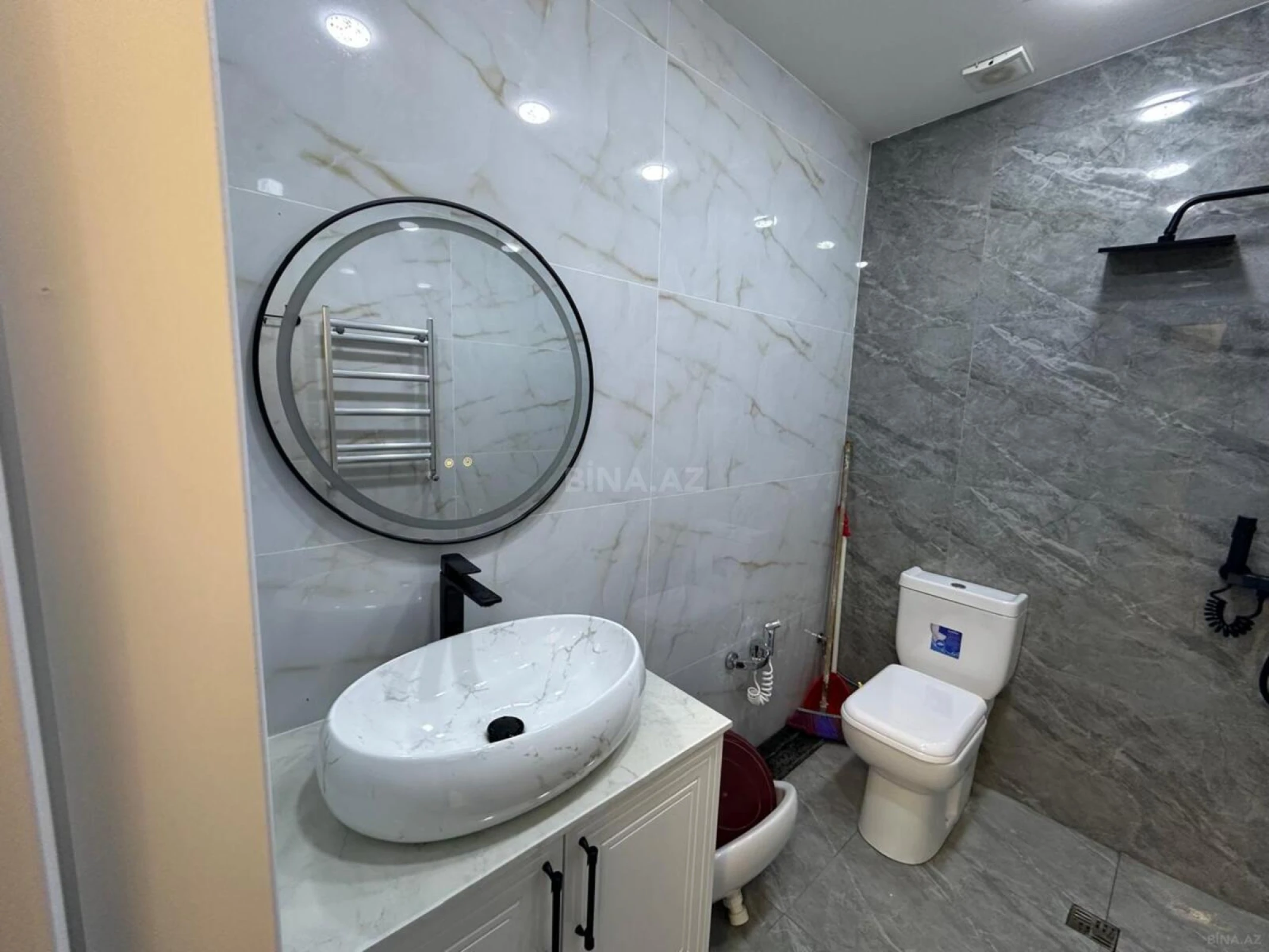 Satılır 2 otaqlı mənzil 63 m²