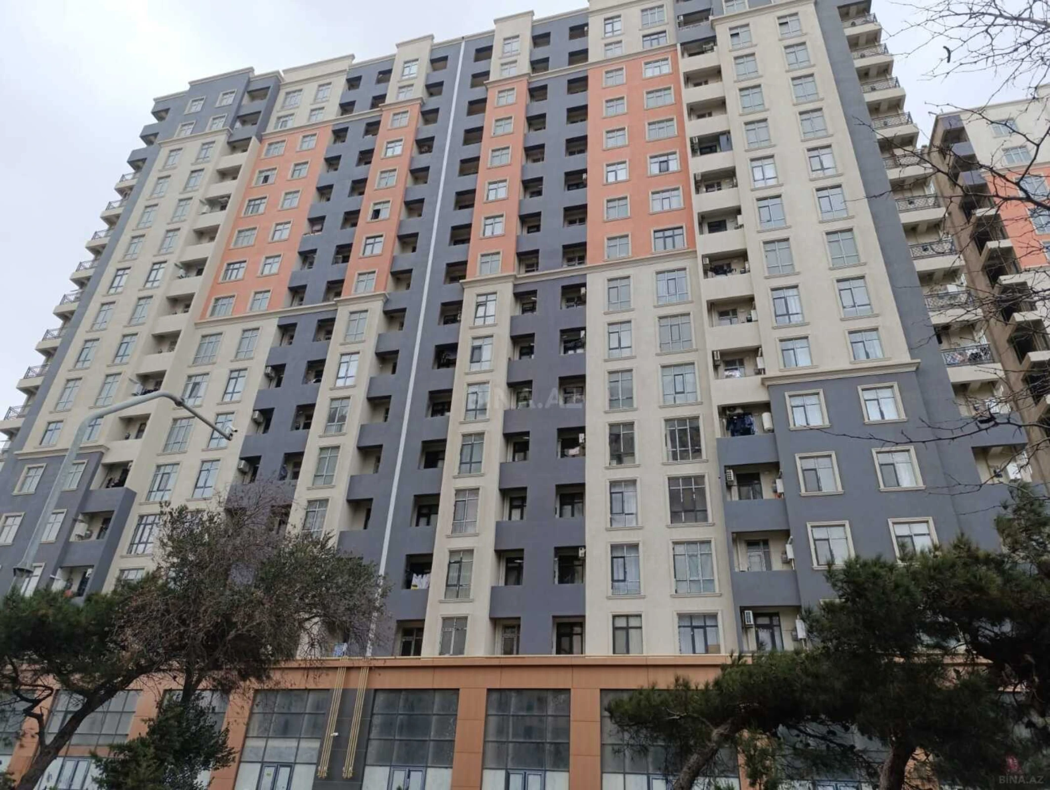 Satılır 2 otaqlı mənzil 63 m²