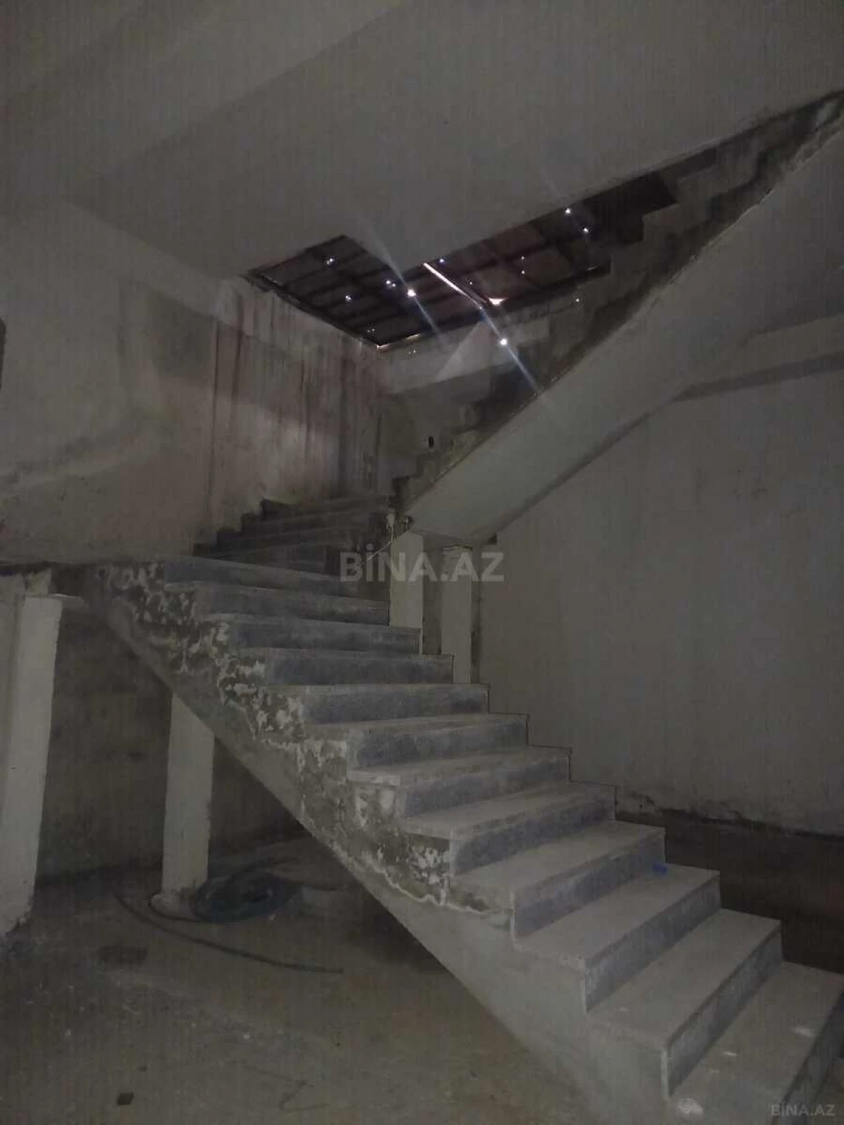 Satılır obyekt 2000 m²