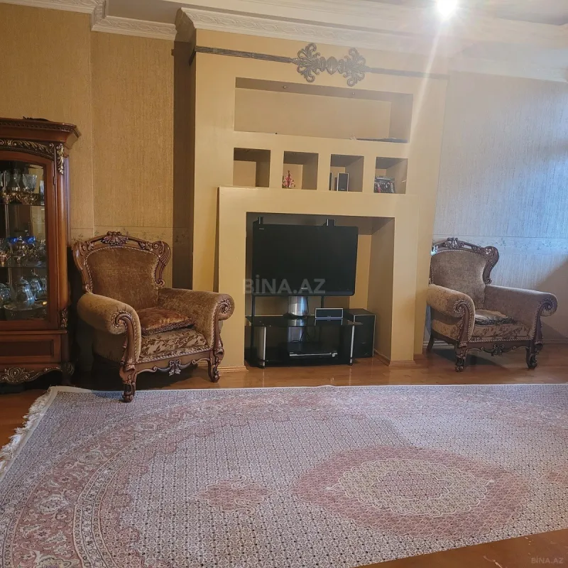 Satılır 2 otaqlı mənzil 92 m²