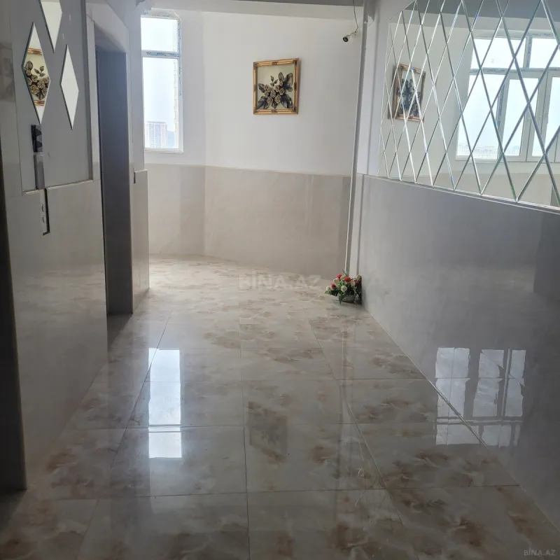Satılır 2 otaqlı mənzil 92 m²