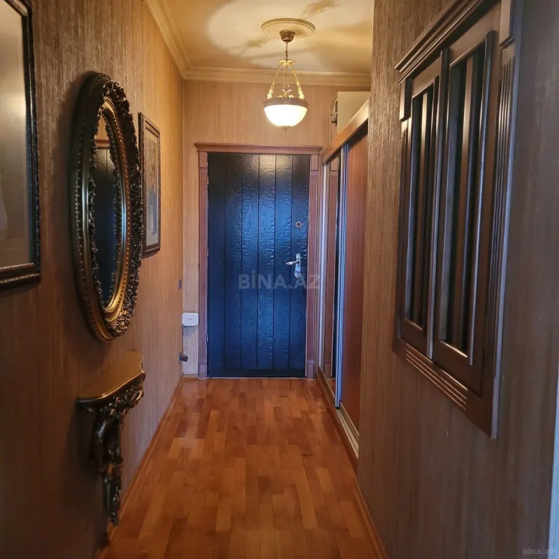 Satılır 2 otaqlı mənzil 92 m²