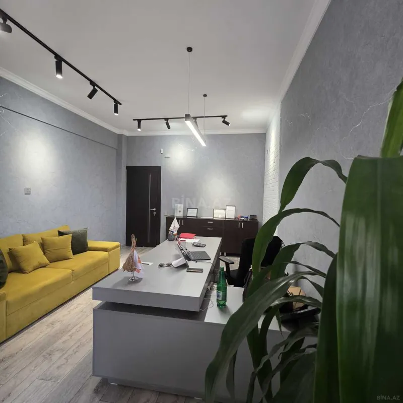 Satılır 9 otaqlı ofis 370 m²