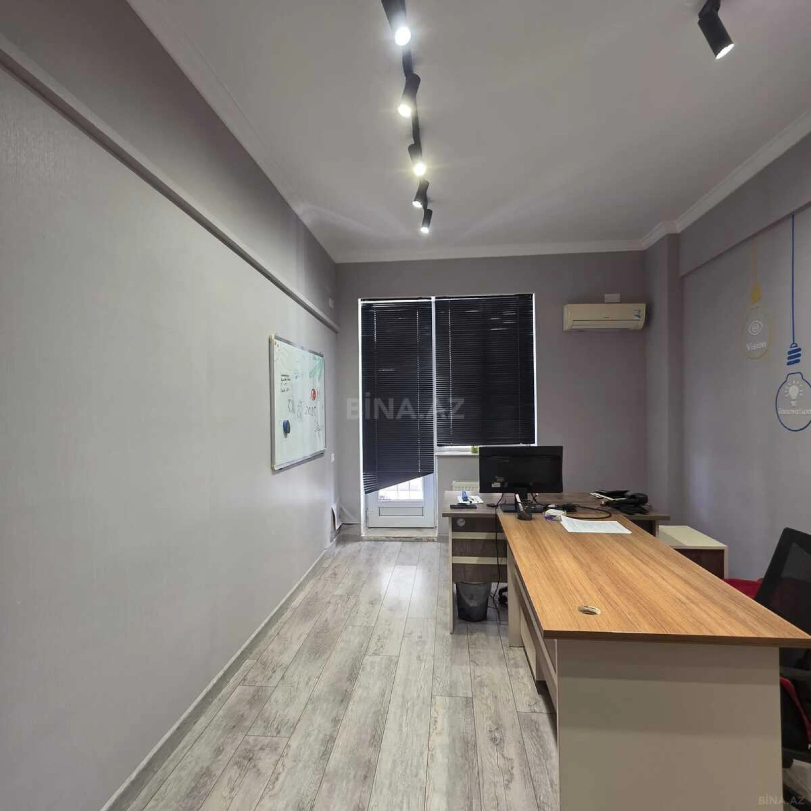 Satılır 9 otaqlı ofis 370 m²
