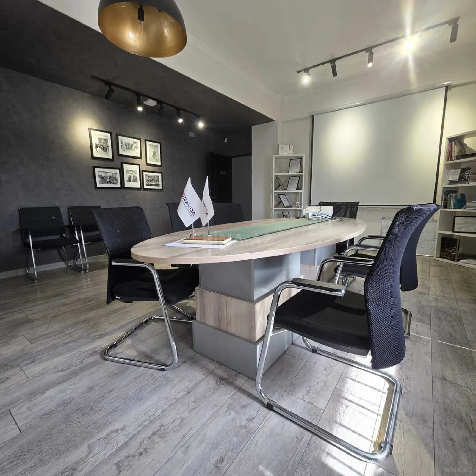 Satılır 9 otaqlı ofis 370 m²