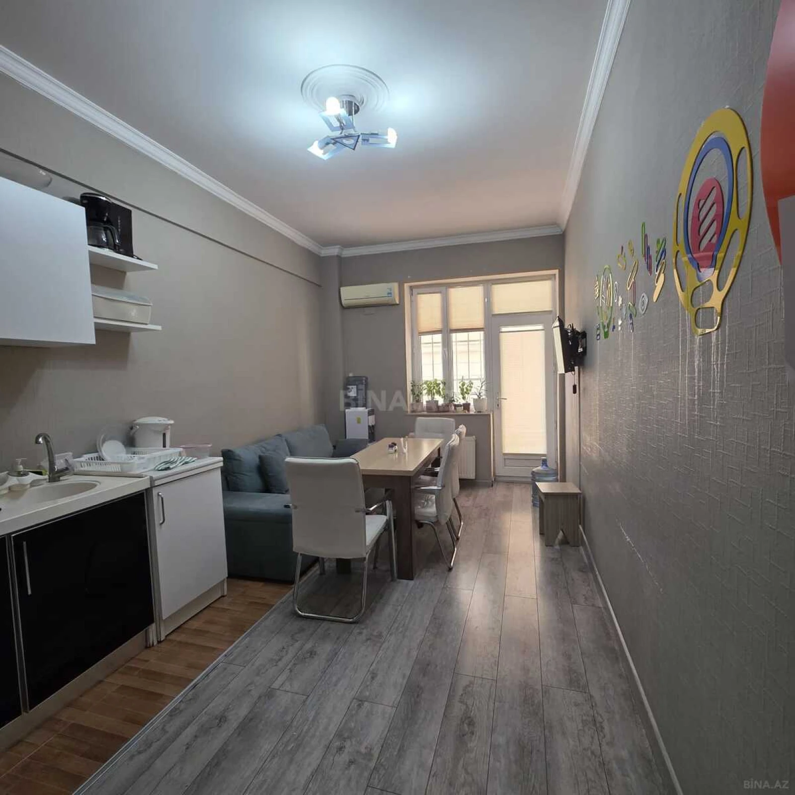 Satılır 9 otaqlı ofis 370 m²