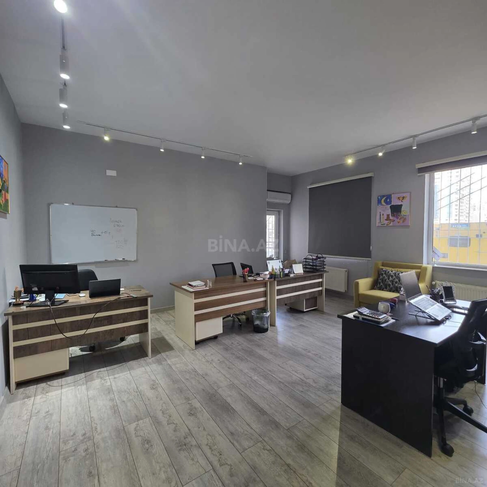 Satılır 9 otaqlı ofis 370 m²