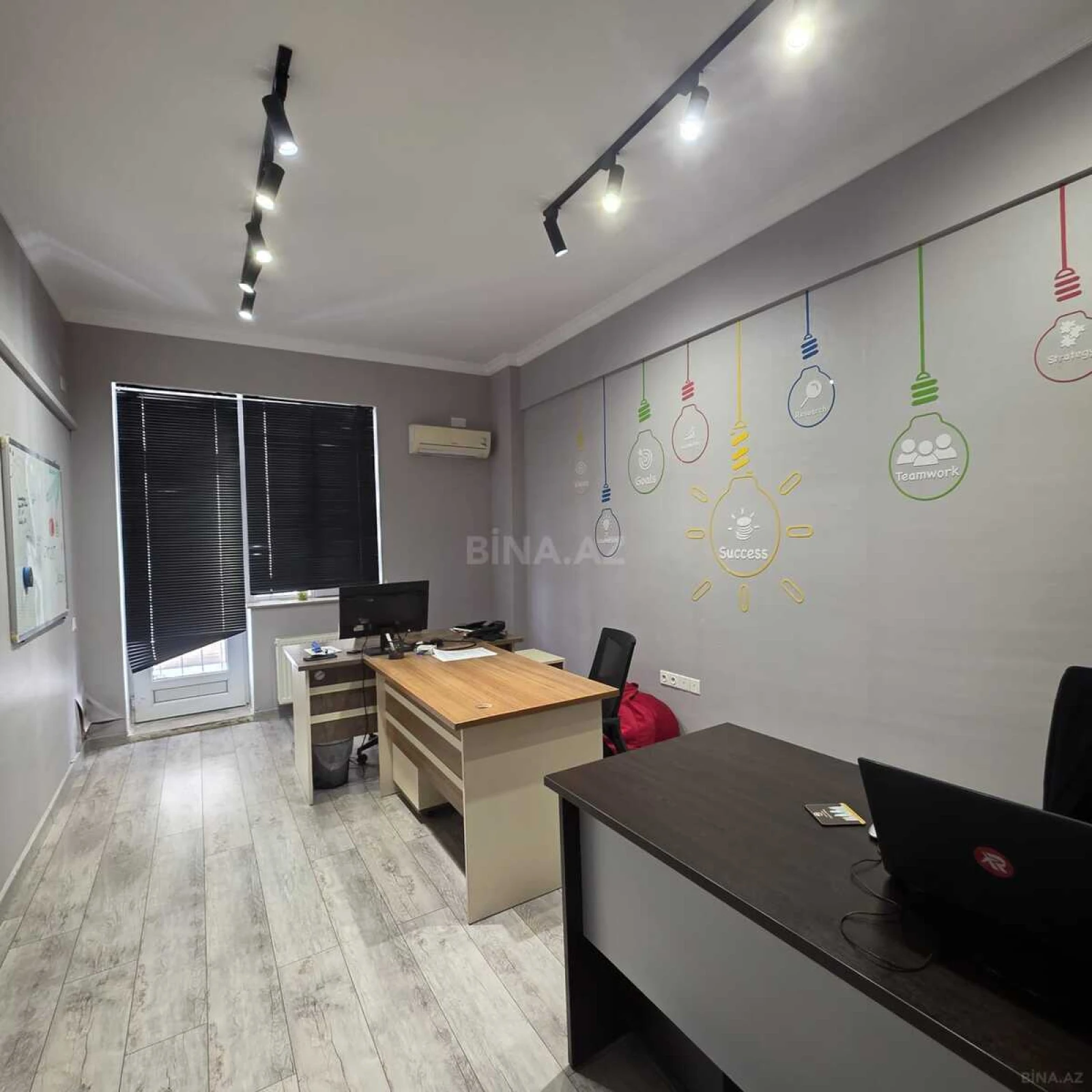 Satılır 9 otaqlı ofis 370 m²