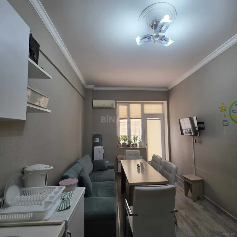 Satılır 9 otaqlı ofis 370 m²