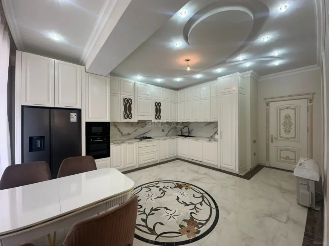 Satılır 3 otaqlı mənzil 166 m²