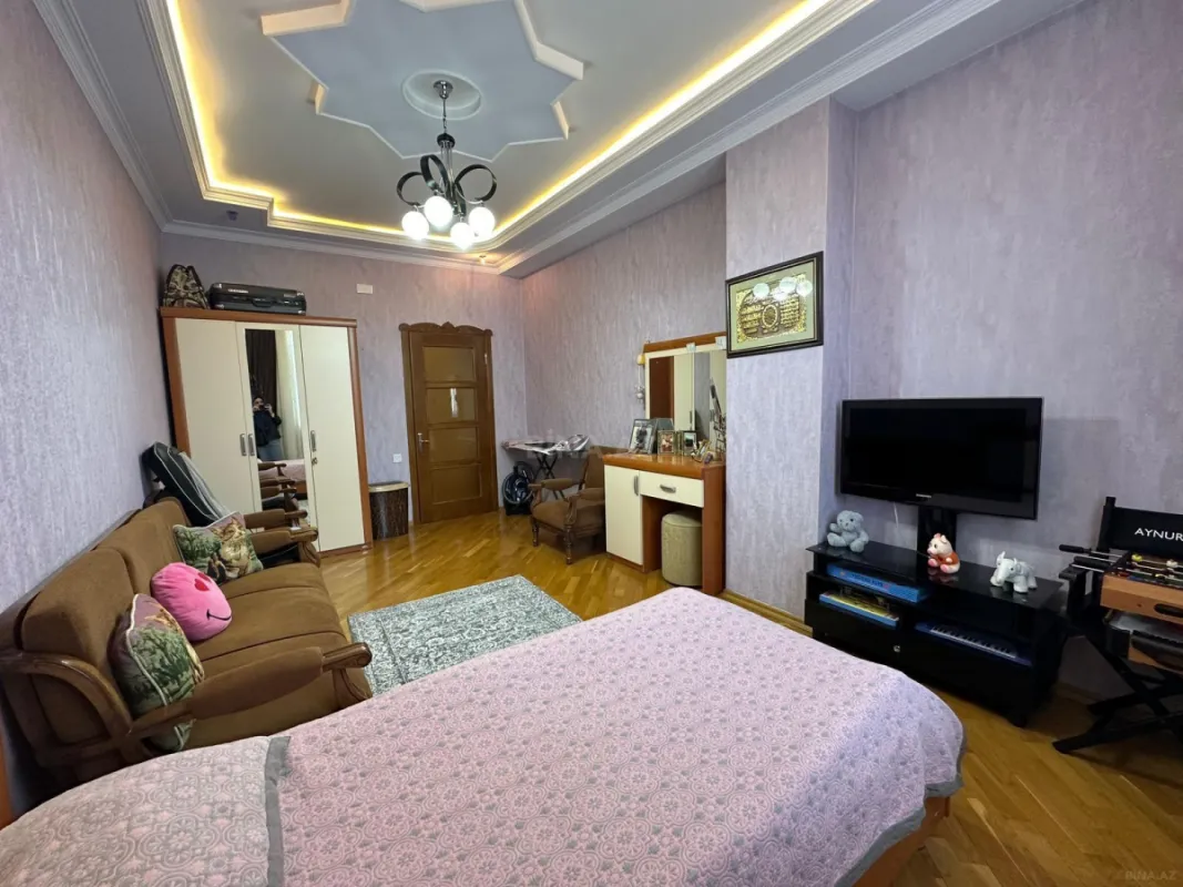 Satılır 3 otaqlı mənzil 145 m²