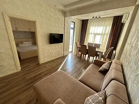 Kirayə verilir 2 otaqlı mənzil 60 m²