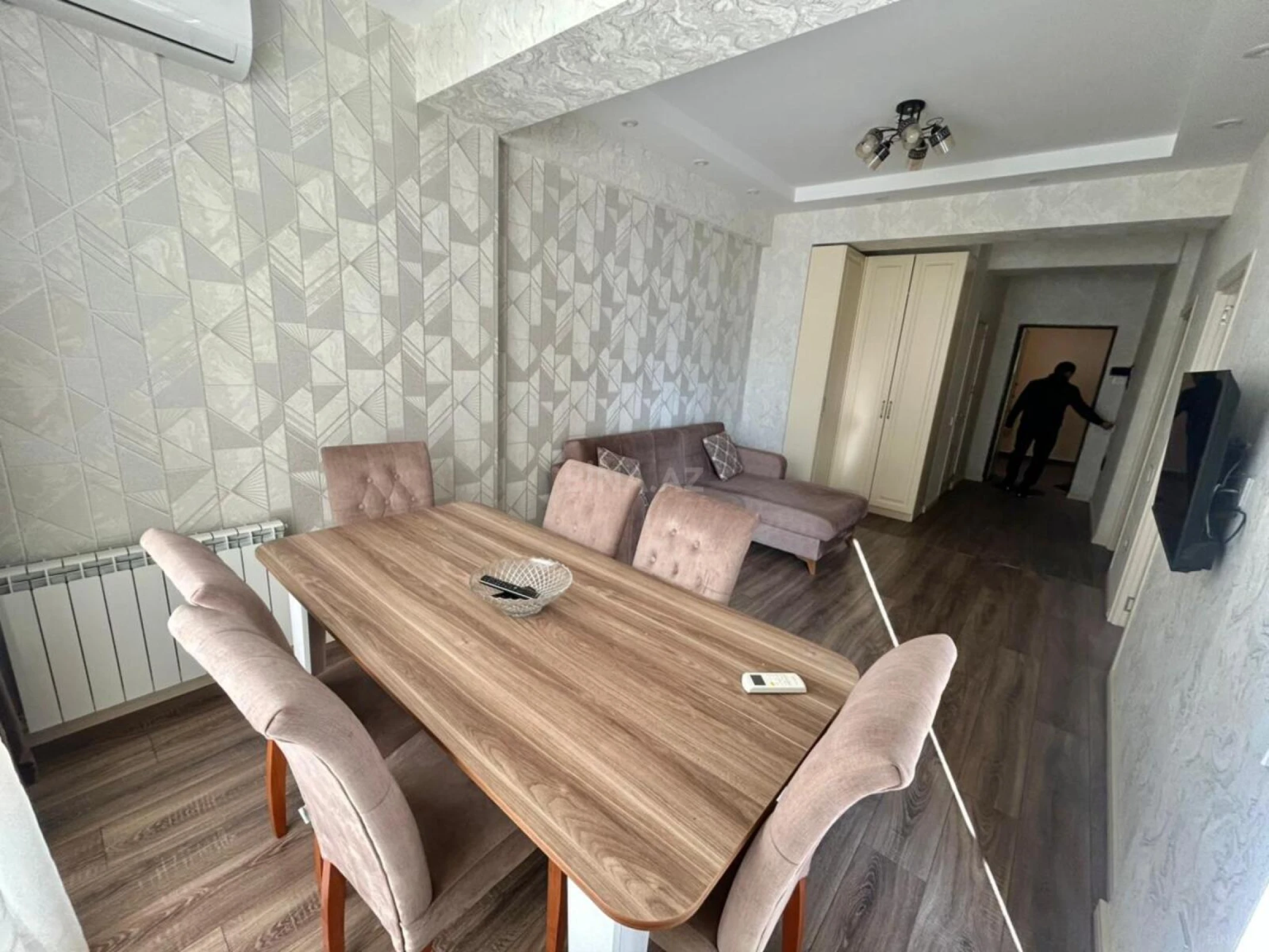 Kirayə verilir 2 otaqlı mənzil 60 m²