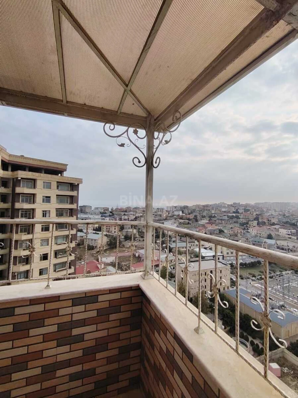 Satılır 3 otaqlı mənzil 150 m²