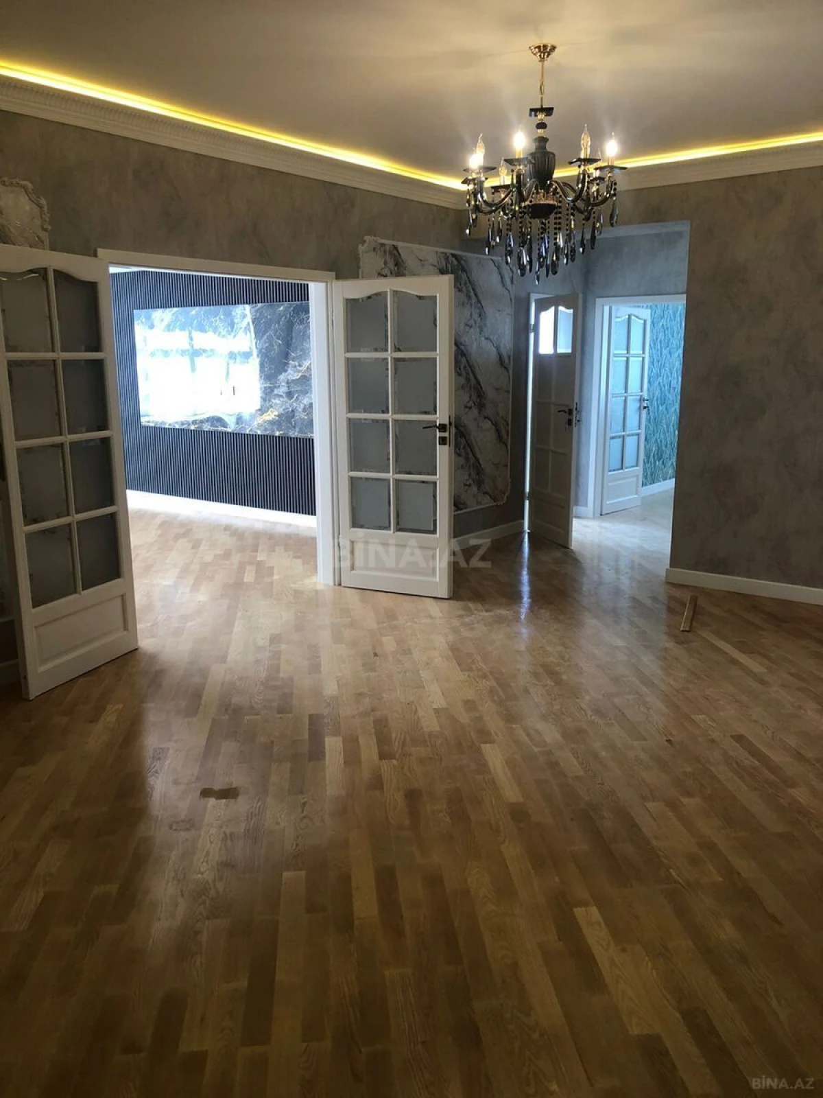 Satılır 3 otaqlı mənzil 150 m²