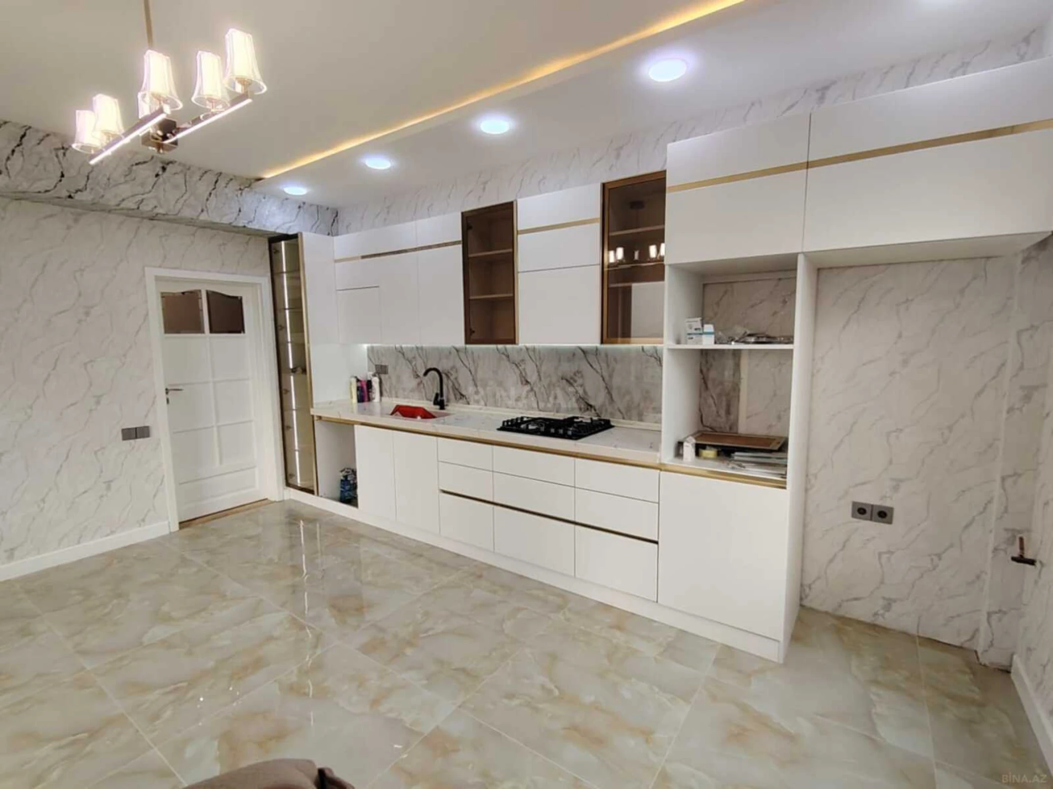 Satılır 3 otaqlı mənzil 150 m²