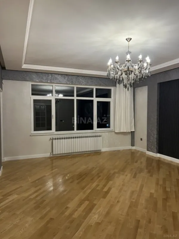 Satılır 3 otaqlı mənzil 150 m²