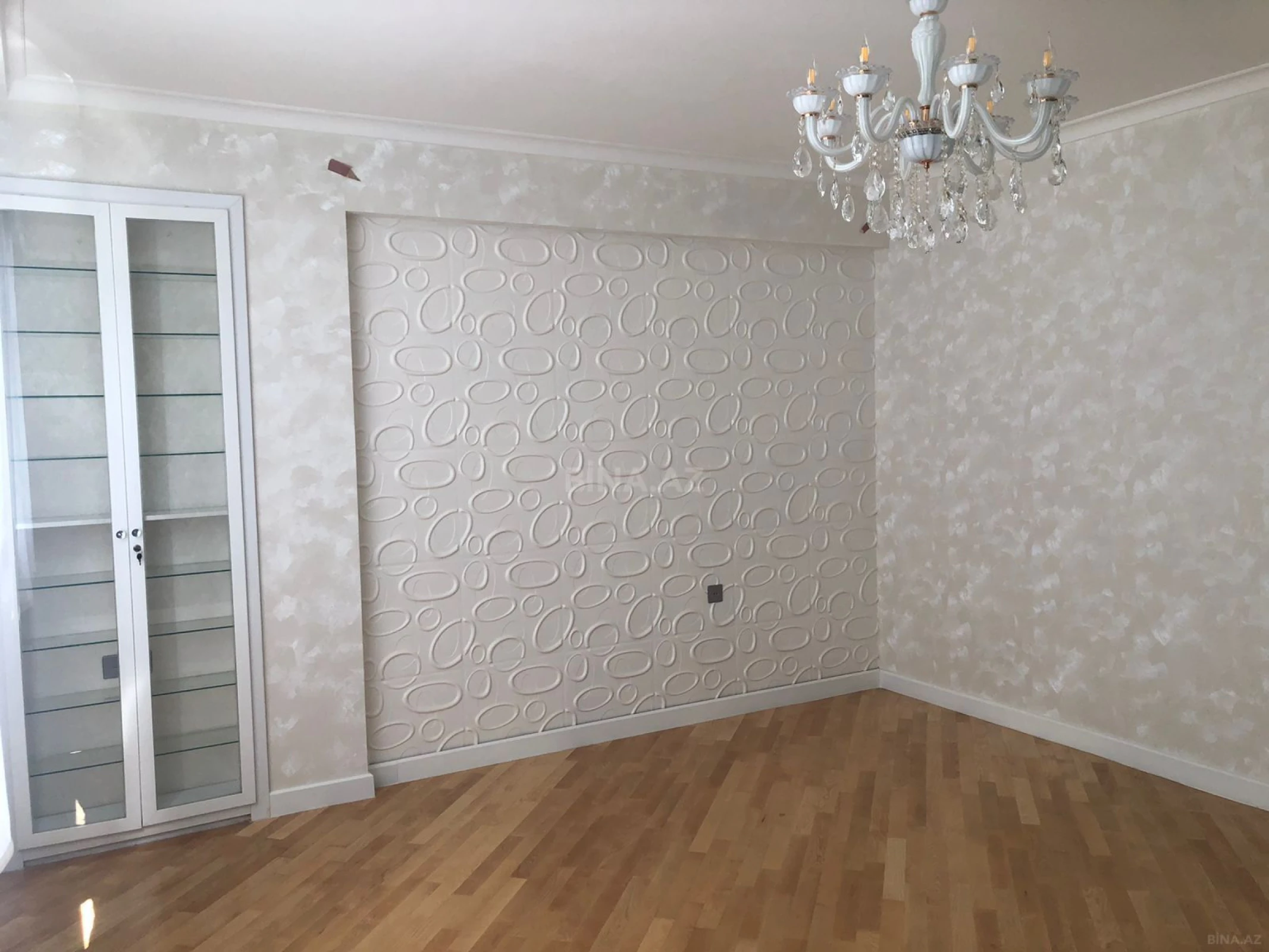 Satılır 3 otaqlı mənzil 150 m²