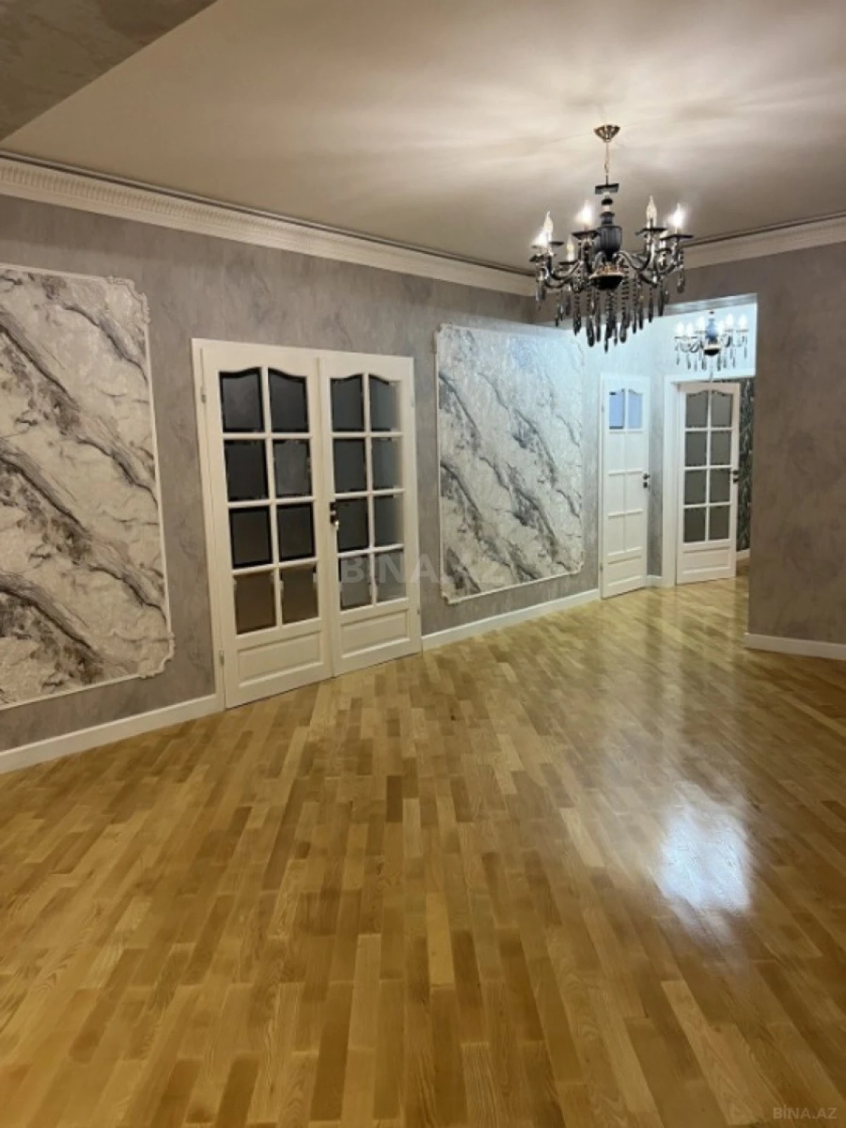 Satılır 3 otaqlı mənzil 150 m²