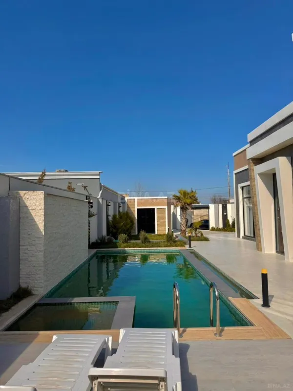 Satılır 5 otaqlı həyət evi 220 m²