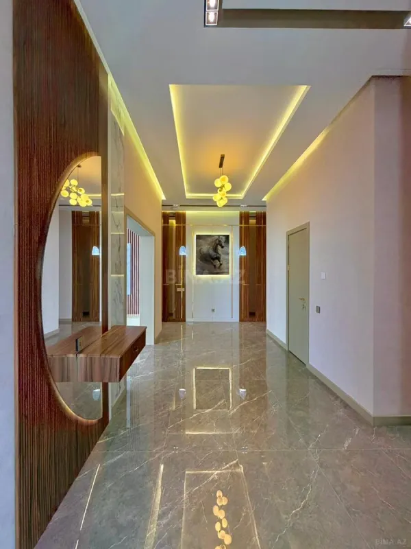 Satılır 5 otaqlı həyət evi 220 m²