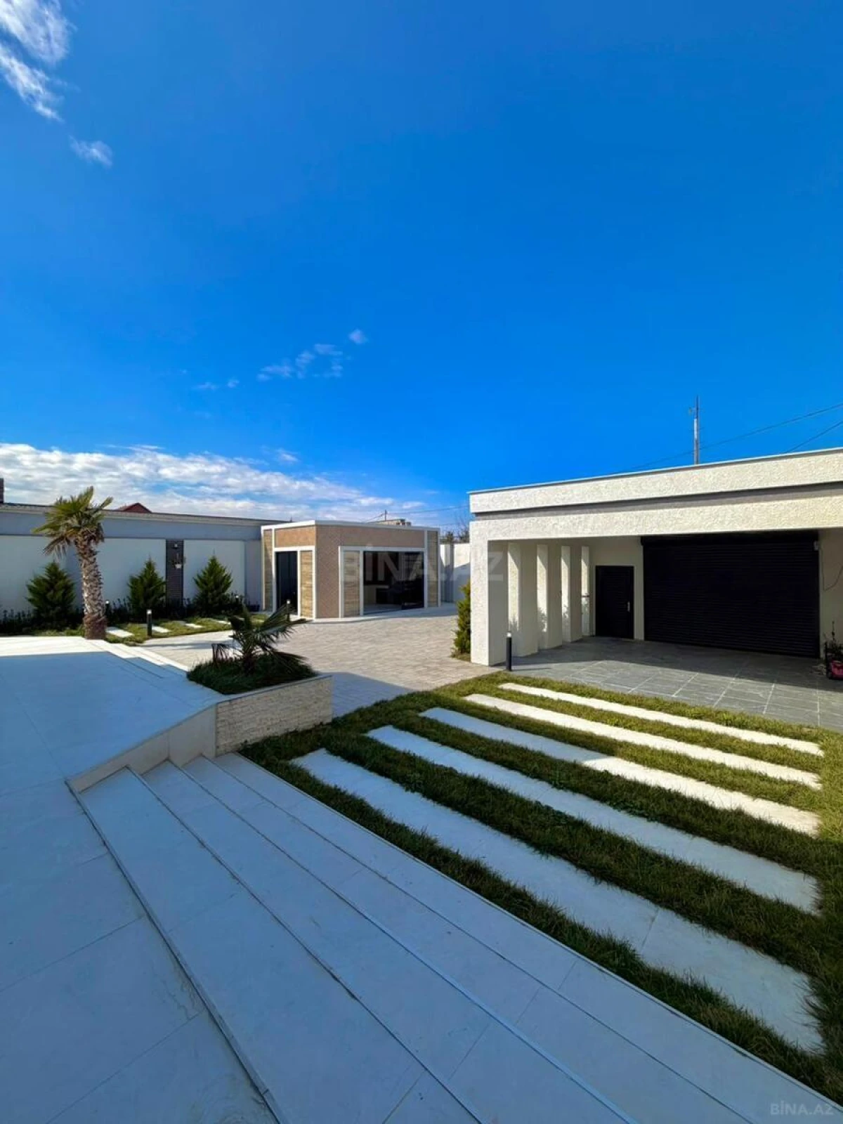 Satılır 5 otaqlı həyət evi 220 m²