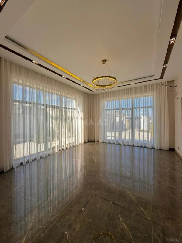 Satılır 5 otaqlı həyət evi 220 m²